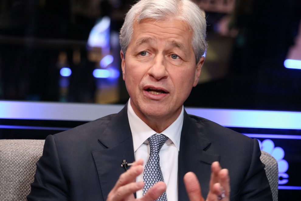 JP Morgan posts an earnings beat, but forecast on interest income ...